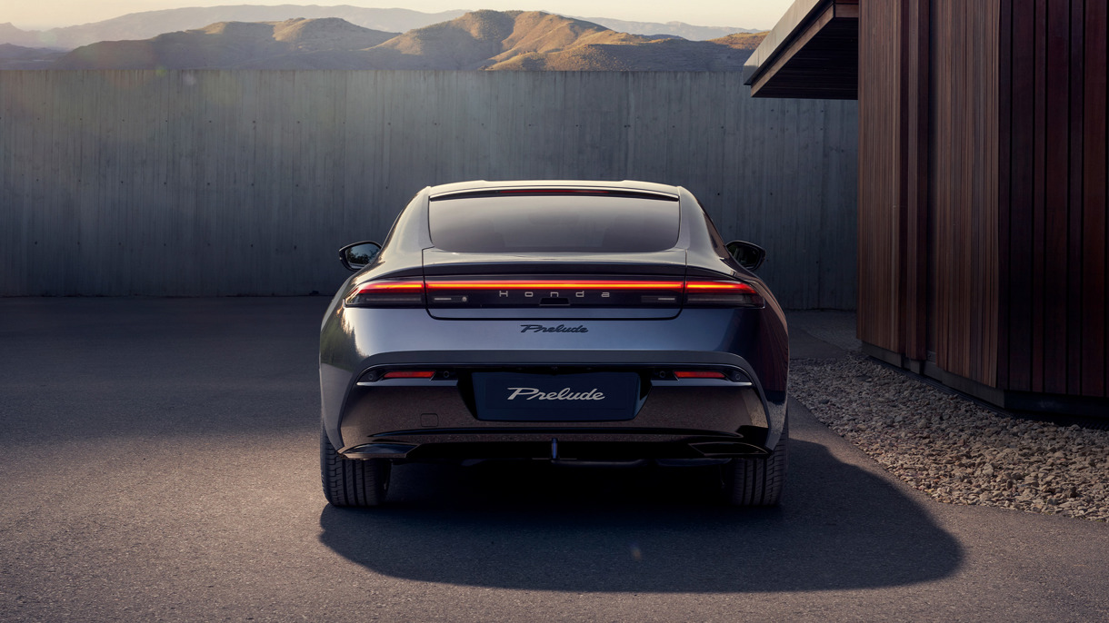 Pysäköintiavustimet edessä ja takana