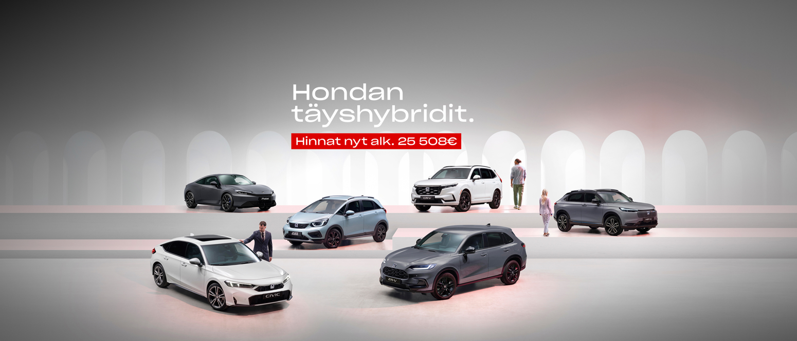 Six Honda hybrid cars are on display in a showroom with people nearby; Finnish text and prices are visible above the cars.