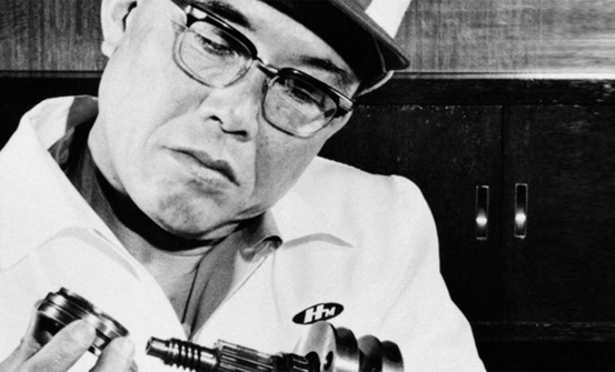 "ILMAN UNELMIA ET SAAVUTA MITÄÄN"