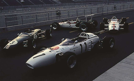 KILPAA LEGENDOJEN KANSSA